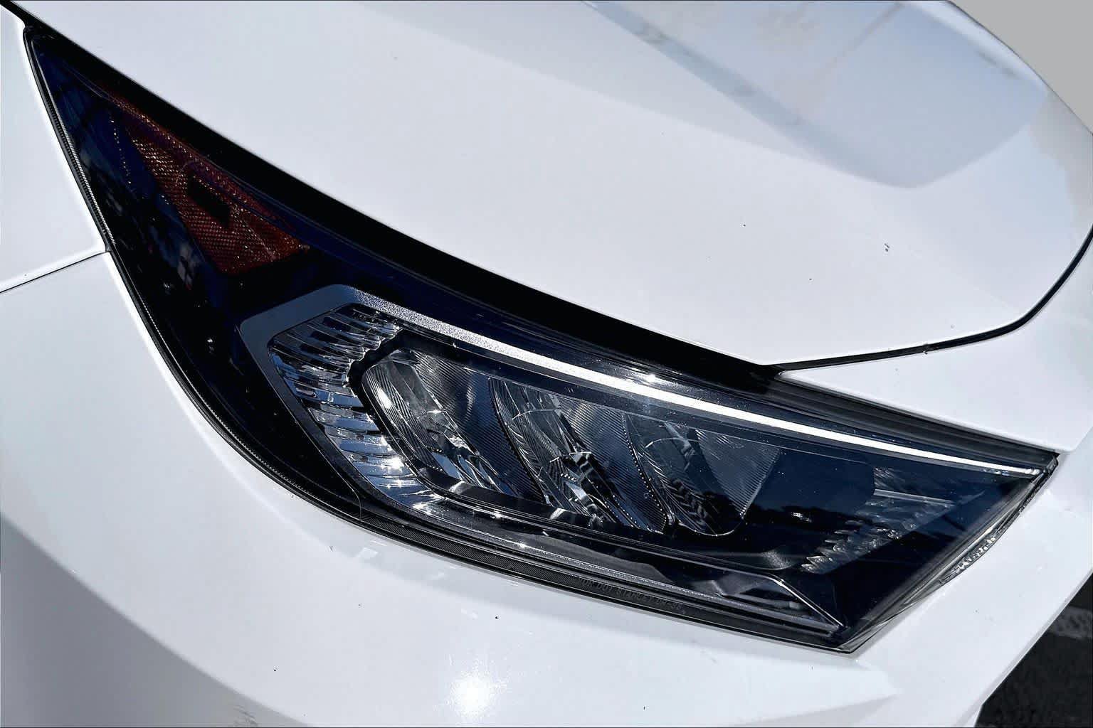 Used 2021 Toyota RAV4 XLE w/ XLE Grade Weather Package AWD/4WD image 27