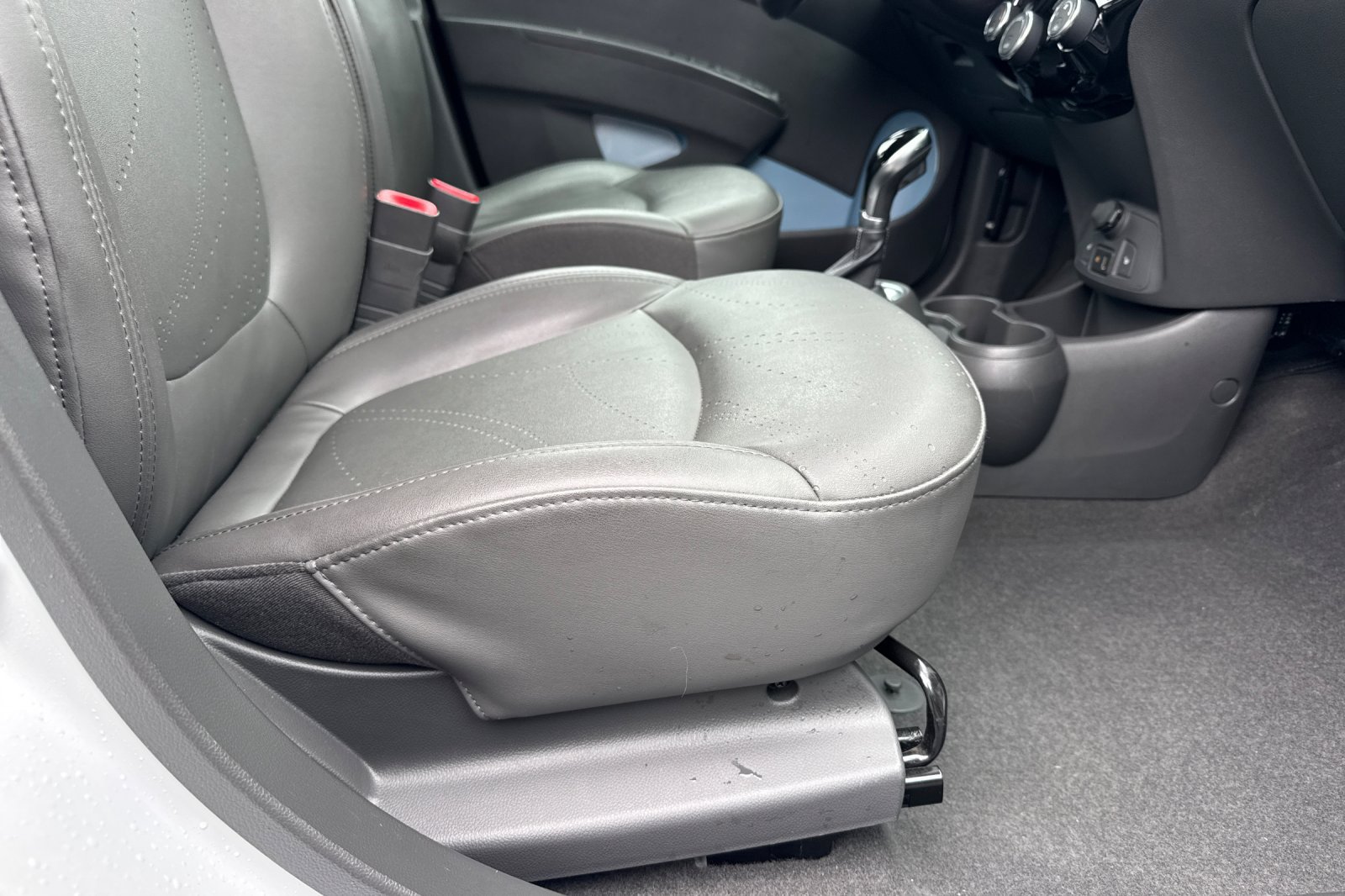 Used 2014 Chevrolet Spark LT FWD image 24