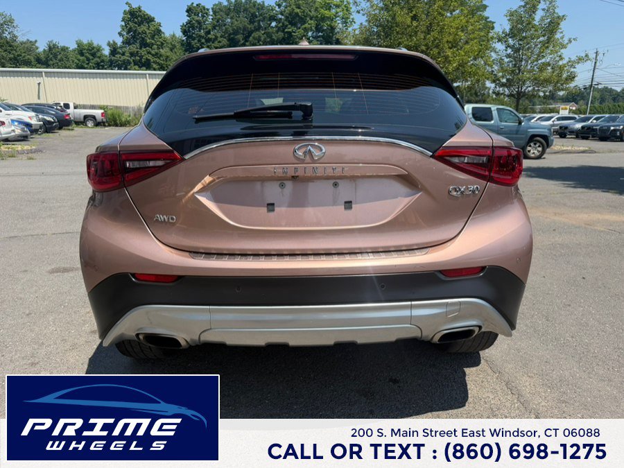 Used 2017 INFINITI QX30 Premium w/ Navigation Package AWD/4WD image 6