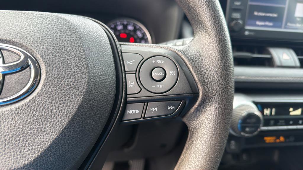 Used 2022 Toyota RAV4 XLE image 22