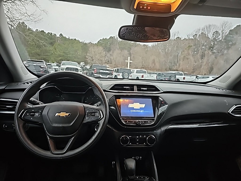 Used 2022 Chevrolet TrailBlazer LT w/ Convenience Package image 11