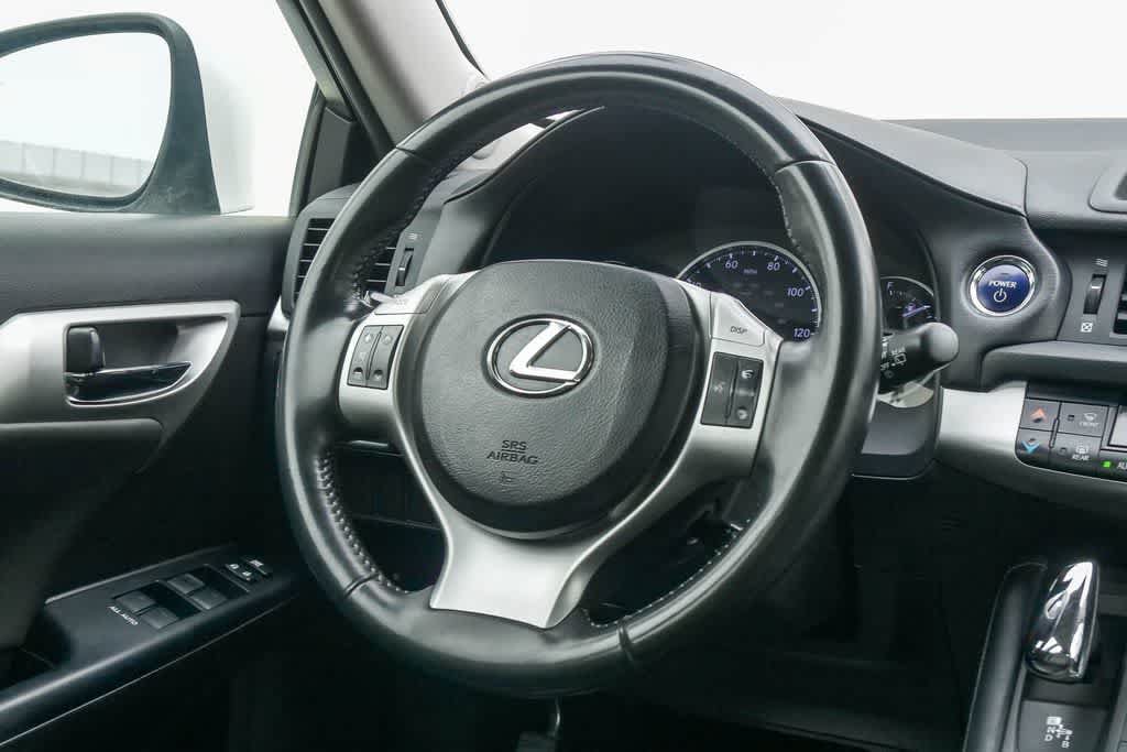 Used 2013 Lexus CT 200h w/ Premium Pkg w/Navigation FWD image 14