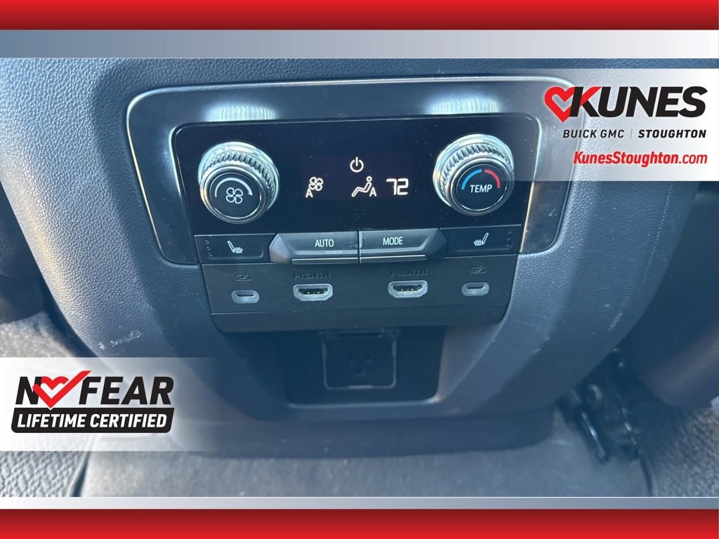 Used 2024 GMC Yukon Denali w/ Denali Reserve Package image 41