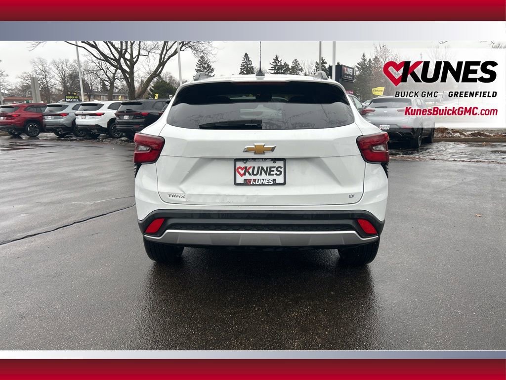 Used 2025 Chevrolet Trax LT image 7