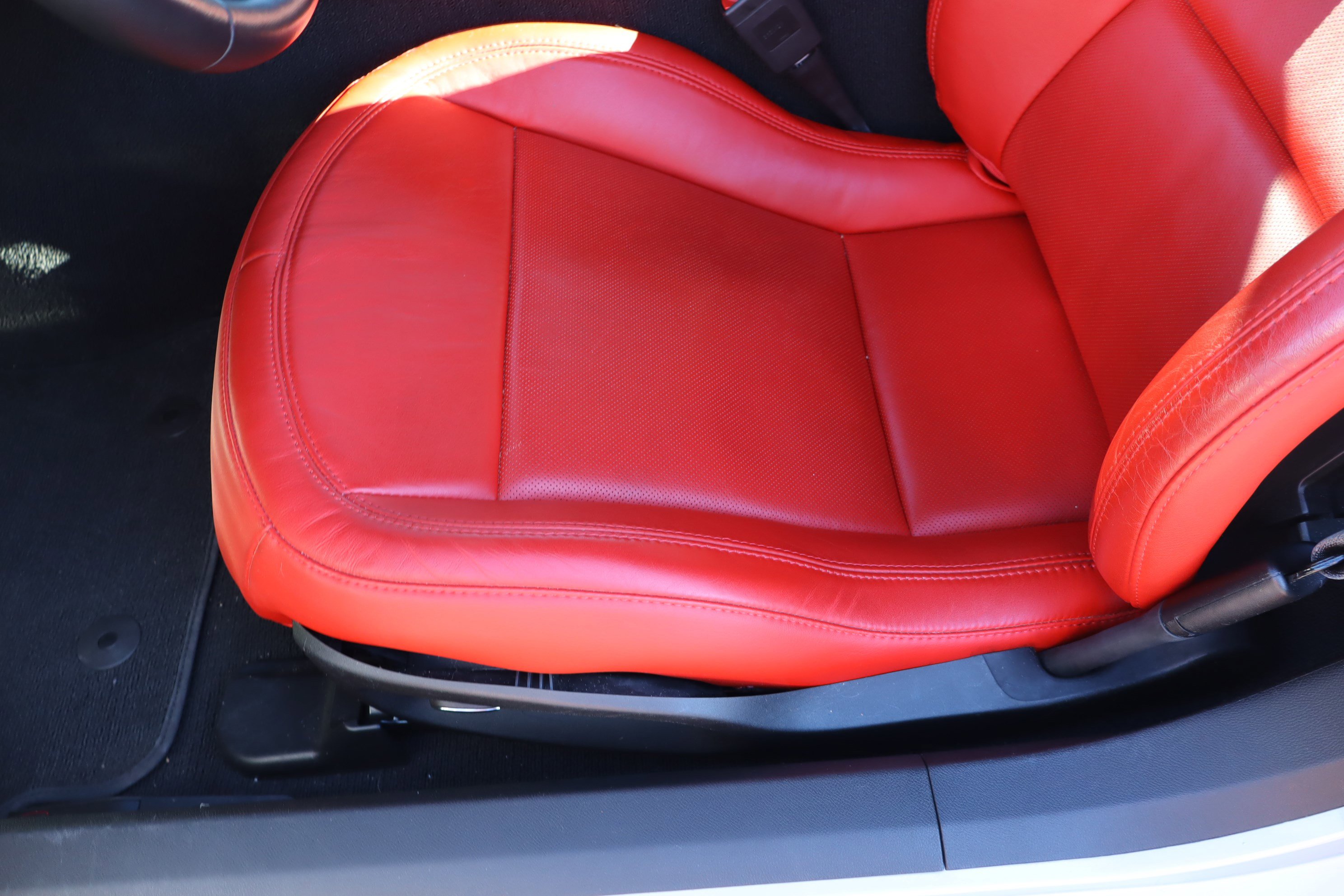 Used 2015 Chevrolet Corvette Stingray Coupe w/ 2LT Preferred Equipment Group image 15