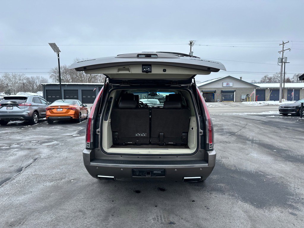 Used 2014 Cadillac Escalade Platinum image 9