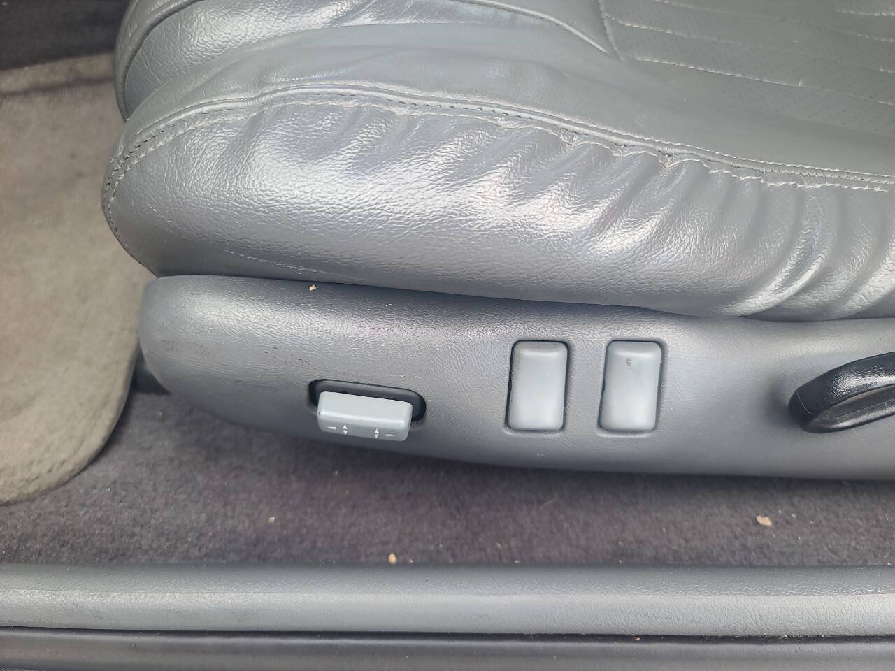 Used 1999 Pontiac Firebird Formula w/ Security Pkg RWD image 16