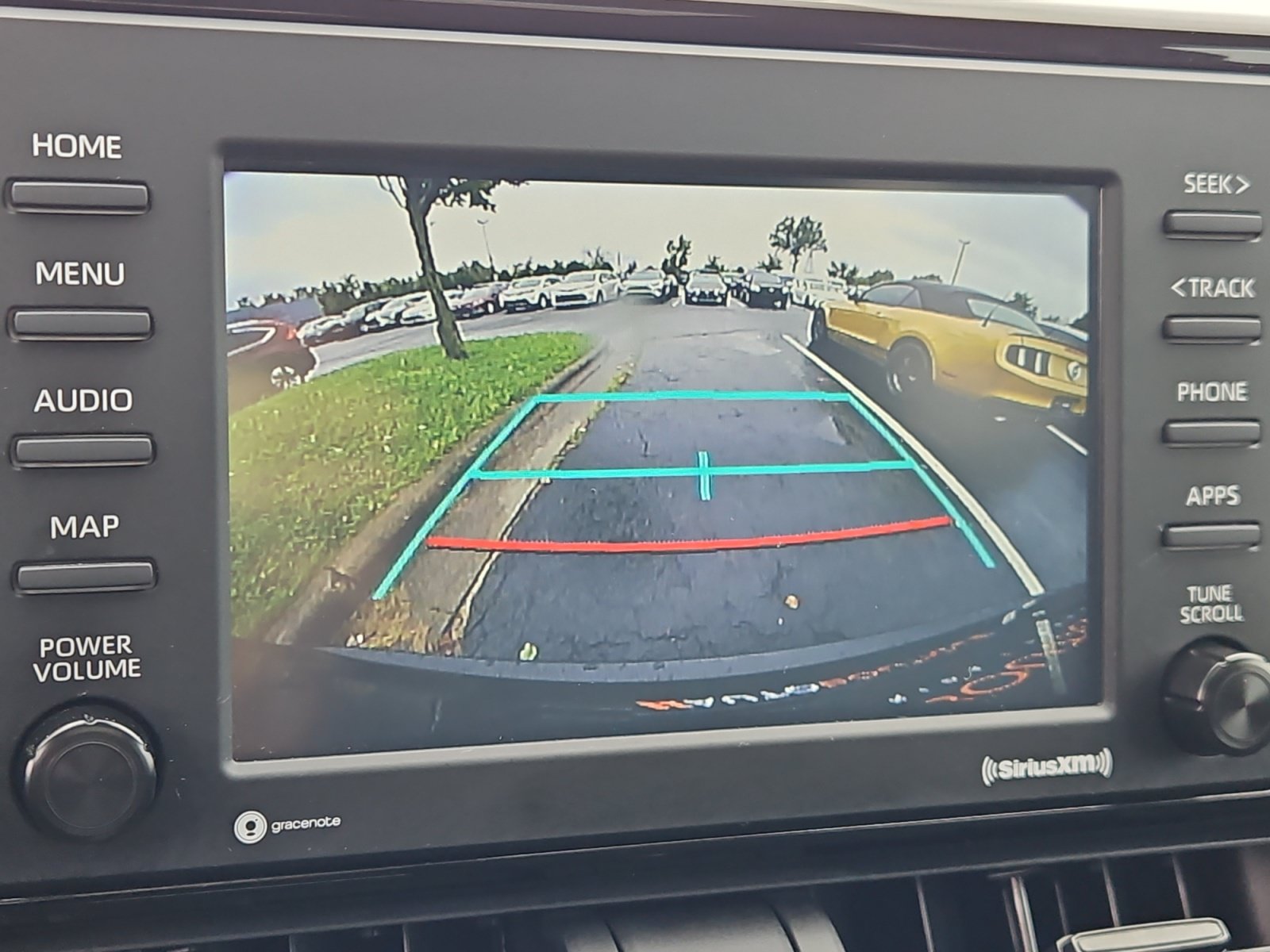 Used 2021 Toyota RAV4 XLE w/ Convenience Package FWD image 18