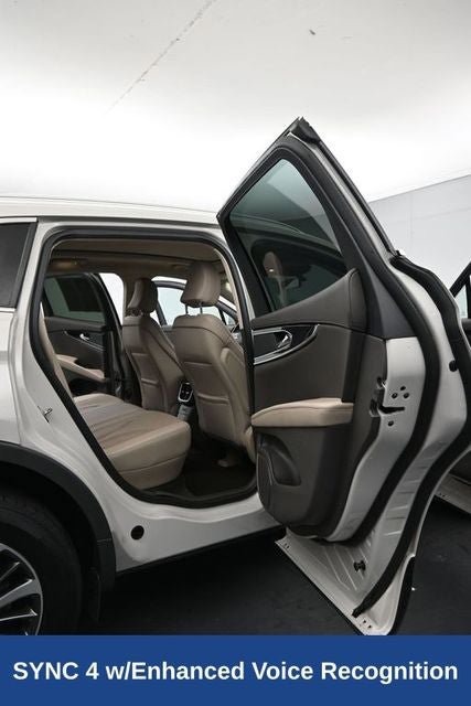 Used 2022 Lincoln Nautilus Reserve AWD/4WD image 14