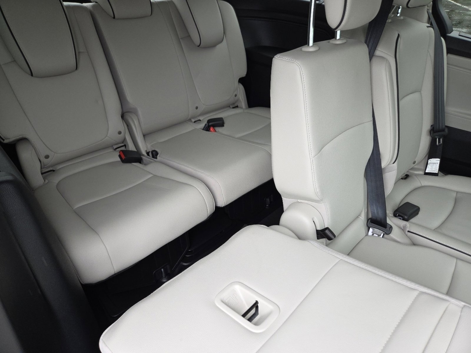 Certified 2025 Honda Odyssey Touring image 29