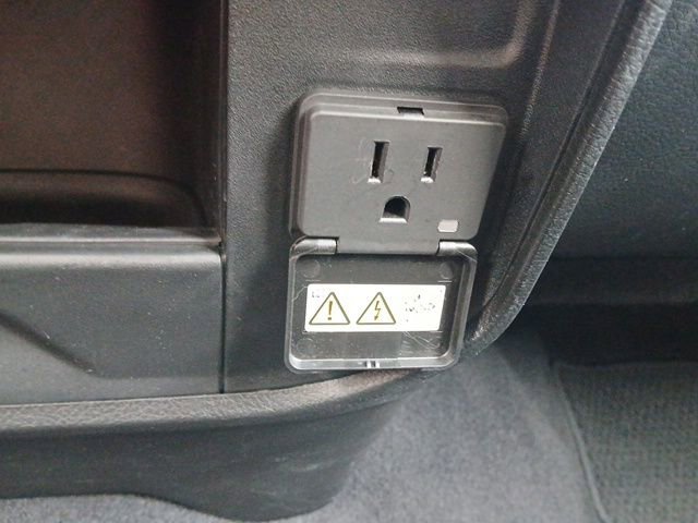 Used 2024 RAM 2500 Laramie w/ Safety Group image 38