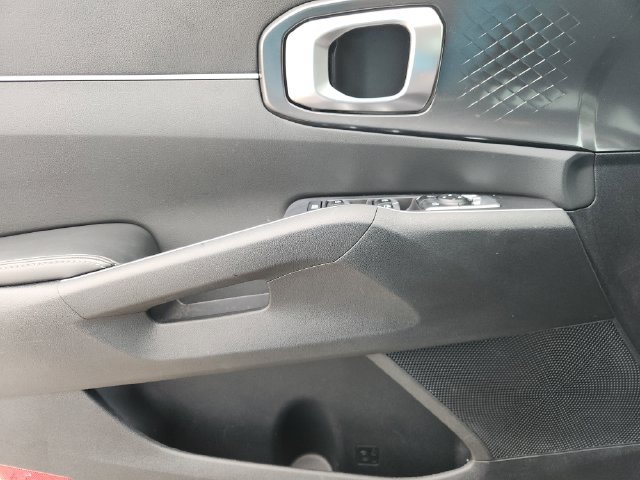 Used 2025 Kia Sorento S FWD image 17