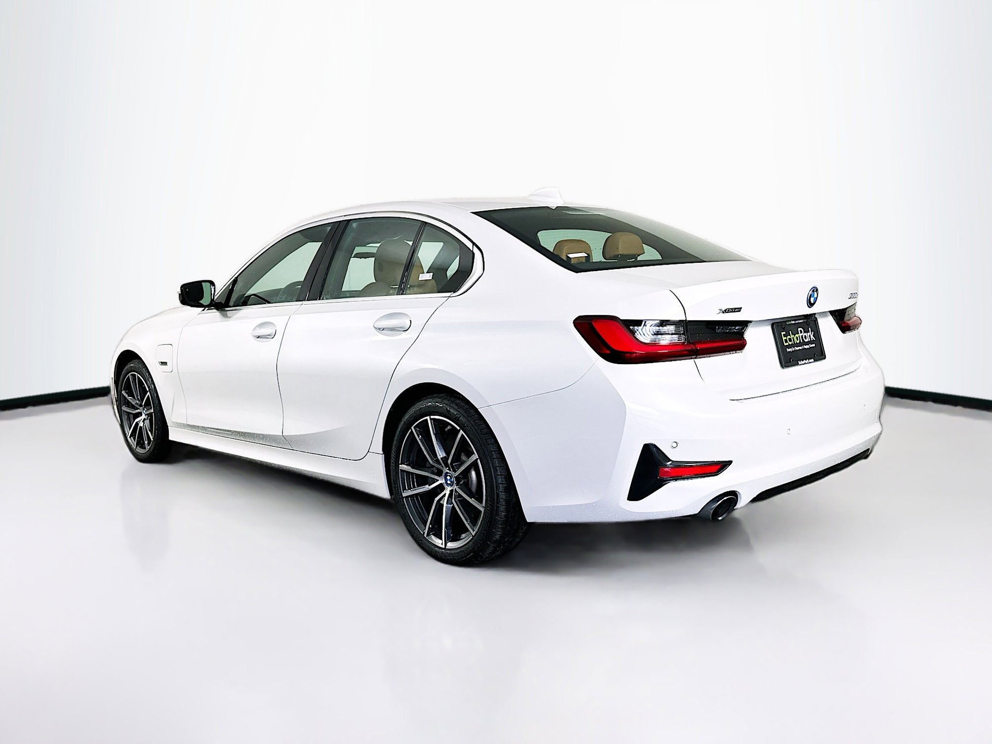 Used 2022 BMW 330e xDrive w/ Premium Package image 5