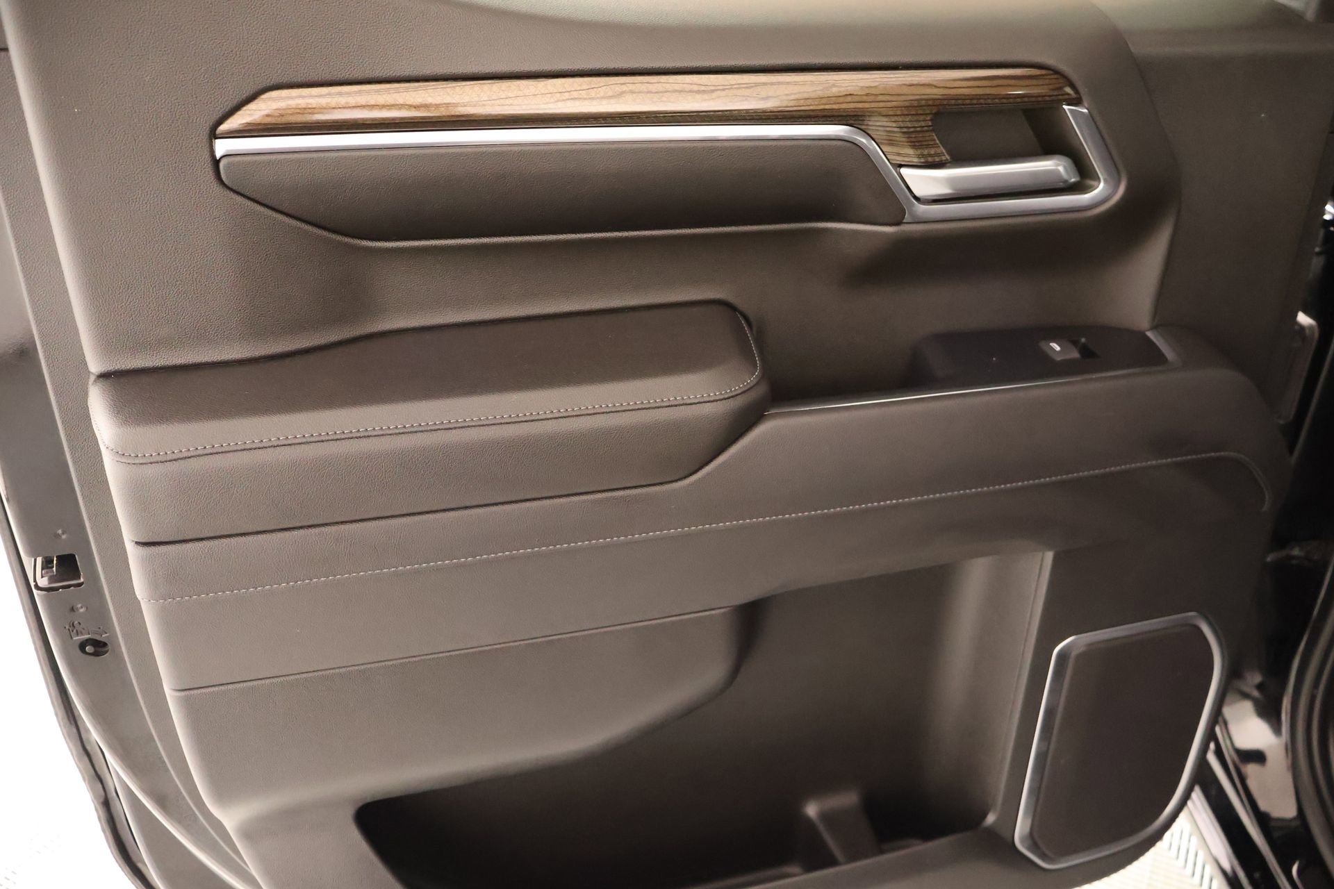 Used 2023 Chevrolet Silverado 1500 LT image 16