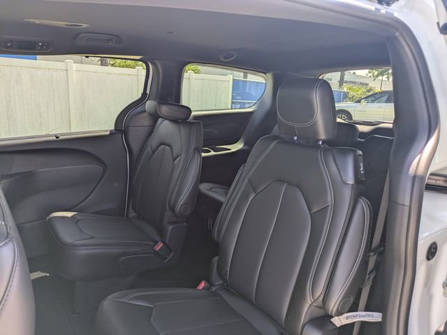 New 2025 Chrysler Voyager LX image 13