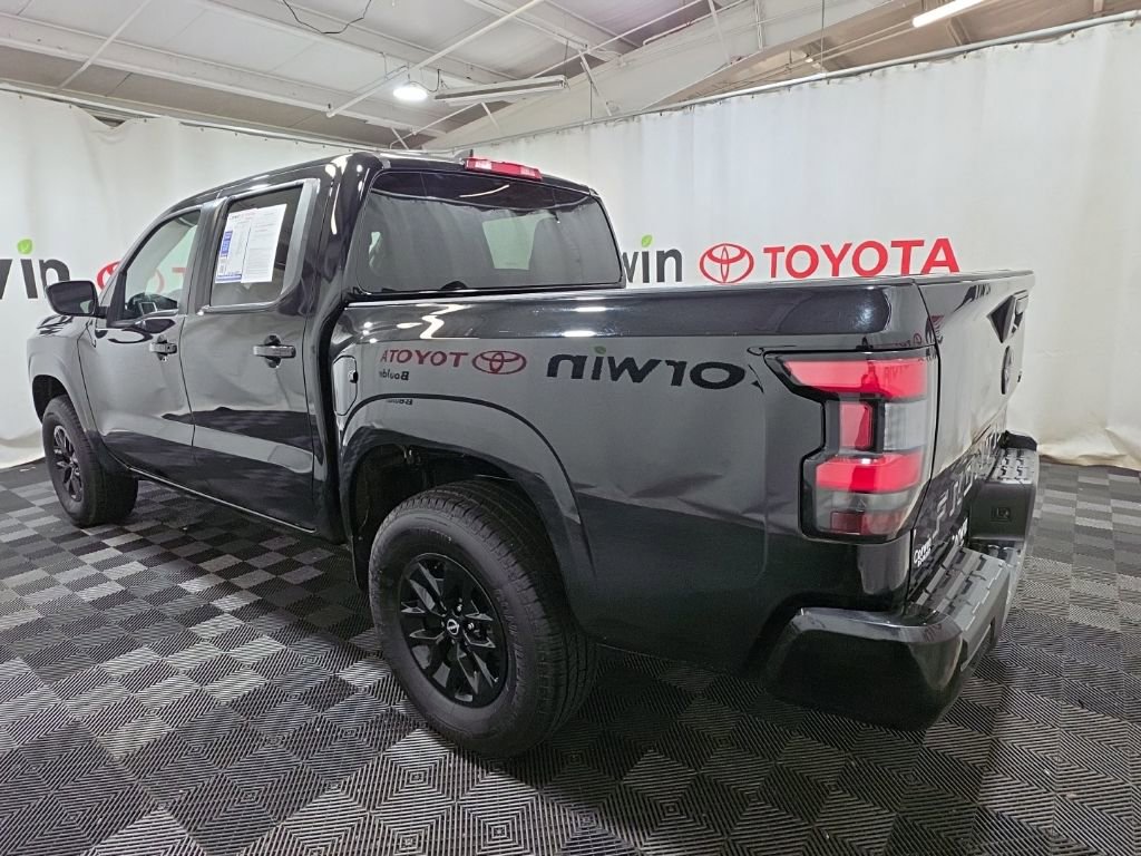 Used 2024 Nissan Frontier SV image 4