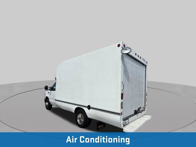 Used 2016 Ford E-350 and Econoline 350 Super Duty RWD image 3