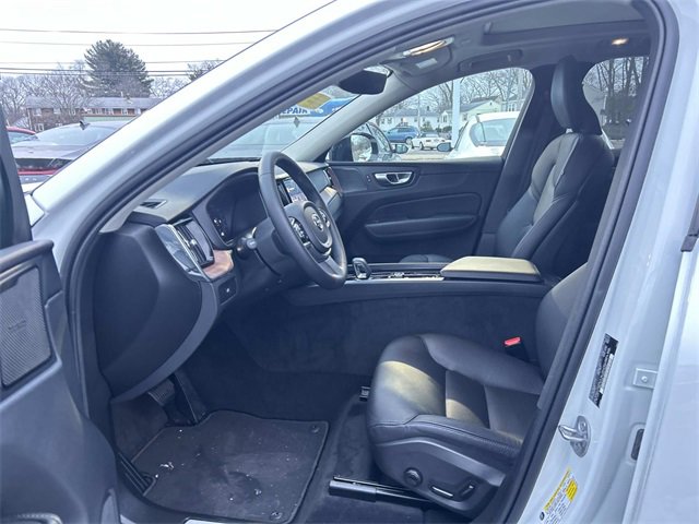 Used 2024 Volvo XC60 B5 Plus w/ Protection Package Premier image 11