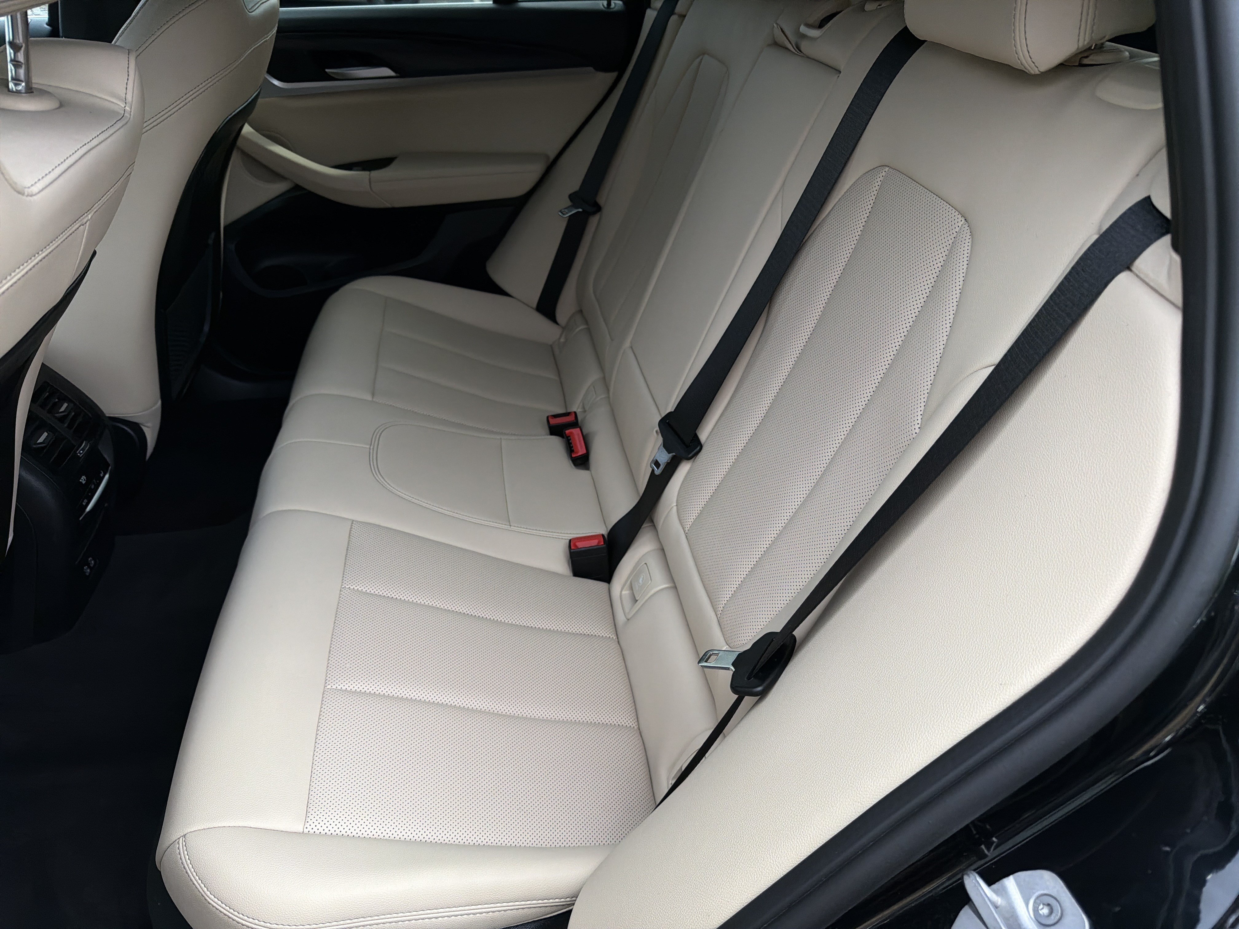 Certified 2025 BMW X4 xDrive30i w/ Premium Package AWD/4WD image 21