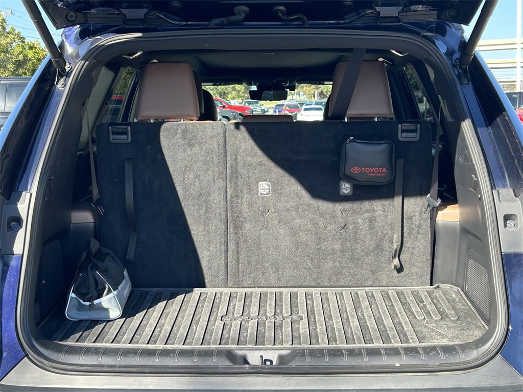 Used 2024 Toyota Grand Highlander AWD Hybrid image 16