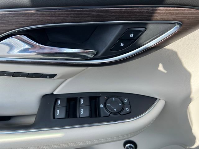 Used 2023 Buick Envision Avenir AWD/4WD image 16