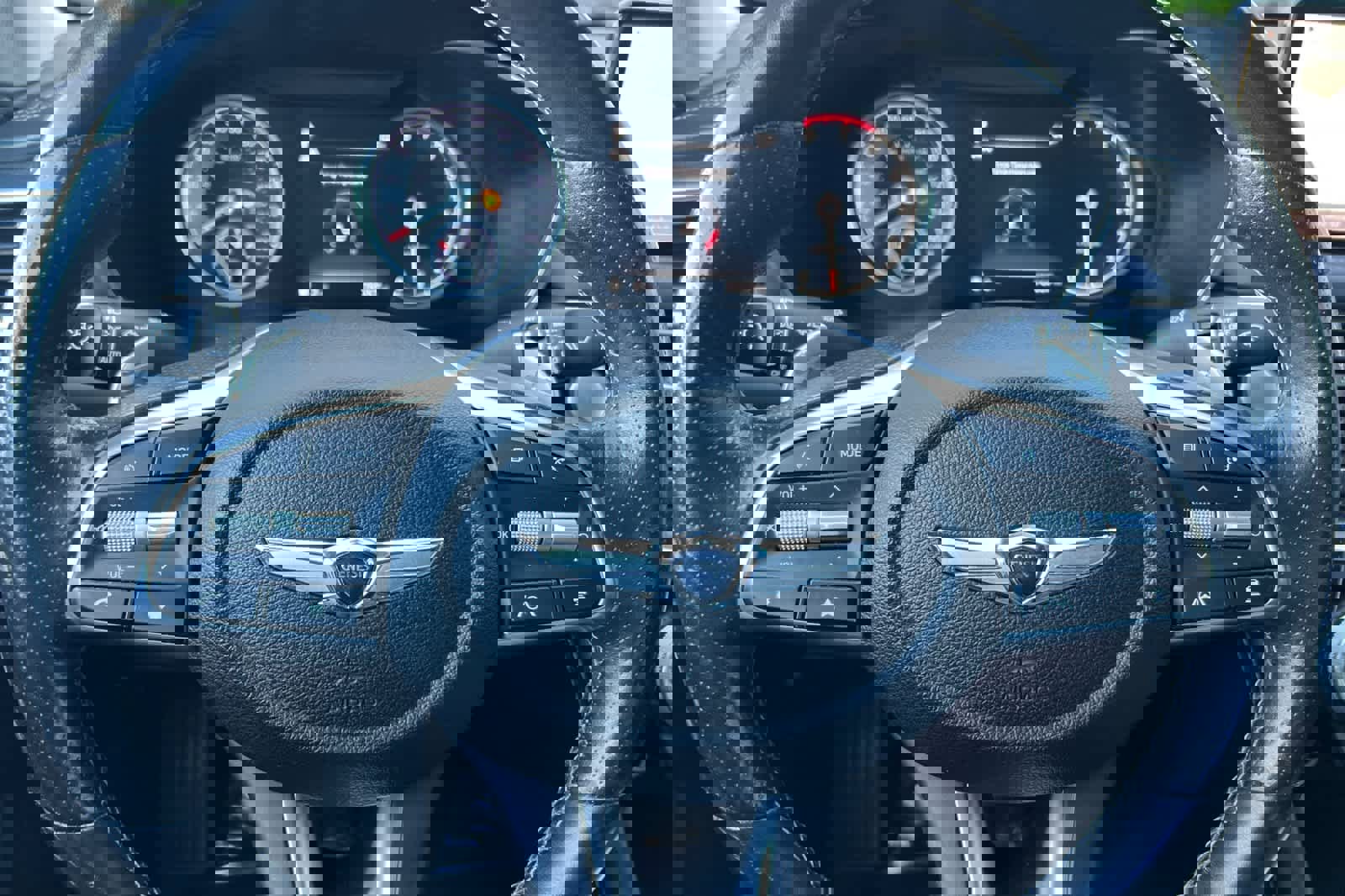 Used 2022 Genesis G70 2.0T image 25