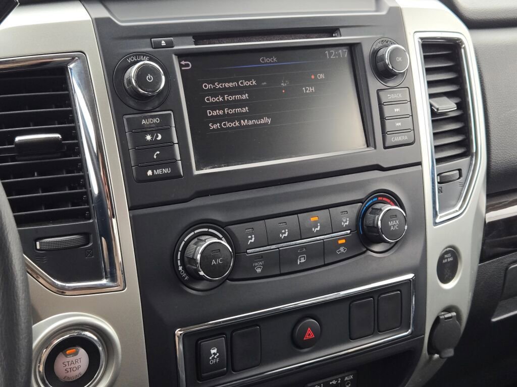 Used 2019 Nissan Titan SV image 21