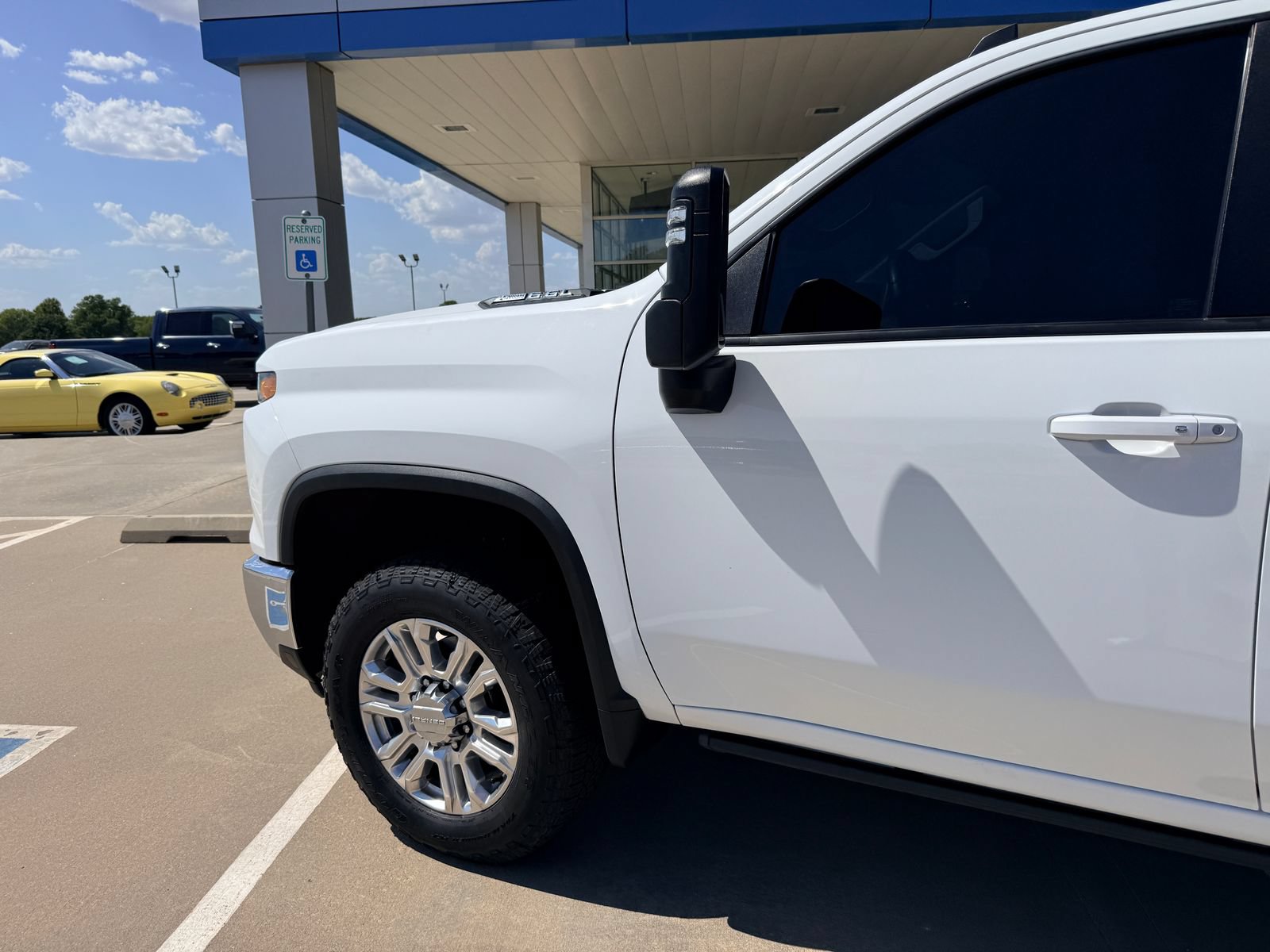Used 2024 Chevrolet Silverado 2500 LT AWD/4WD image 9