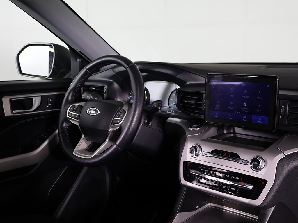 Used 2022 Ford Explorer XLT image 23