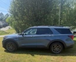 Used 2025 Ford Explorer ST-Line w/ Premium Package RWD image 3