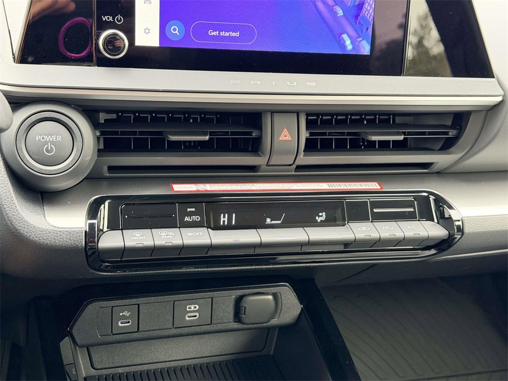 Used 2026 Toyota Prius LE image 5