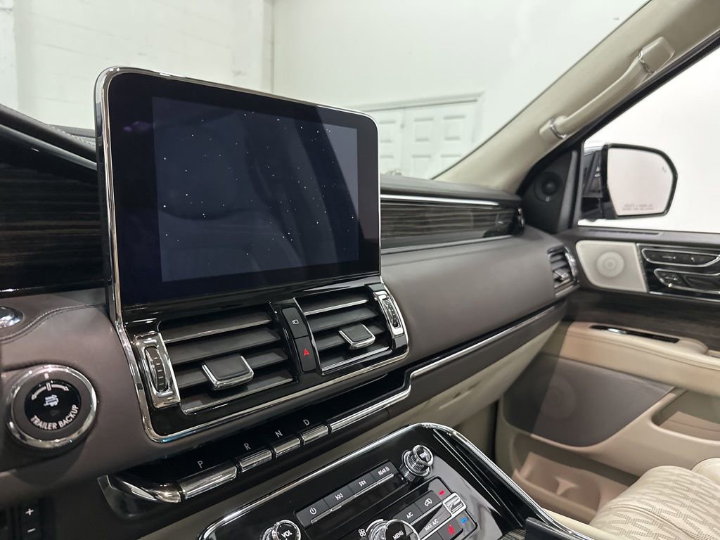 Used 2020 Lincoln Navigator L Black Label w/ Cargo Convenience Package image 32