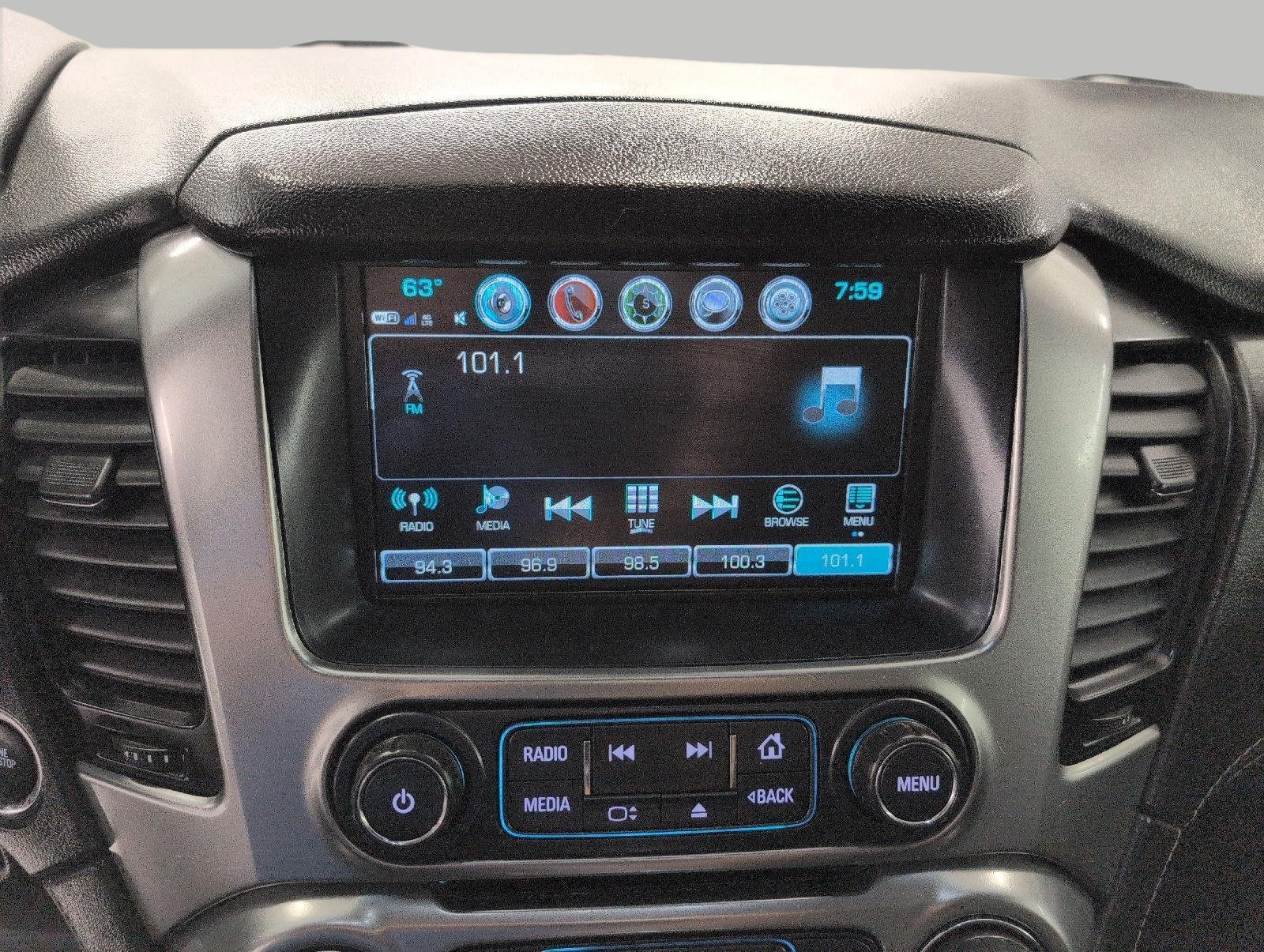 Used 2019 Chevrolet Suburban Premier AWD/4WD image 7