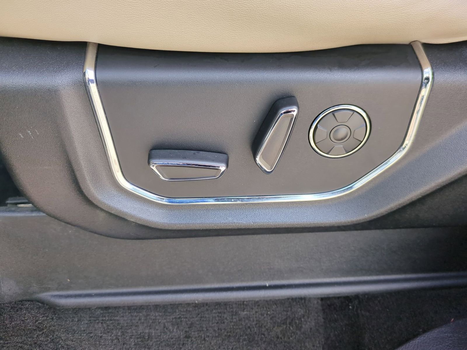 Used 2019 Ford Expedition Platinum image 19