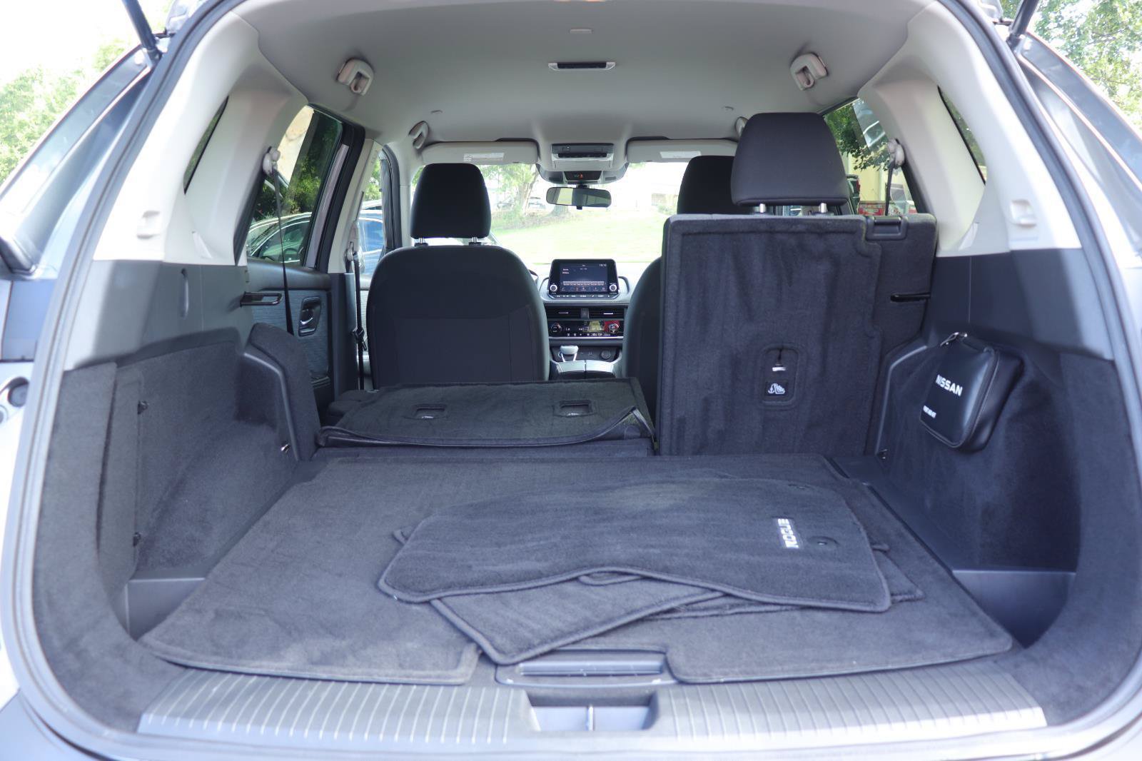 Used 2023 Nissan Rogue SV FWD image 14