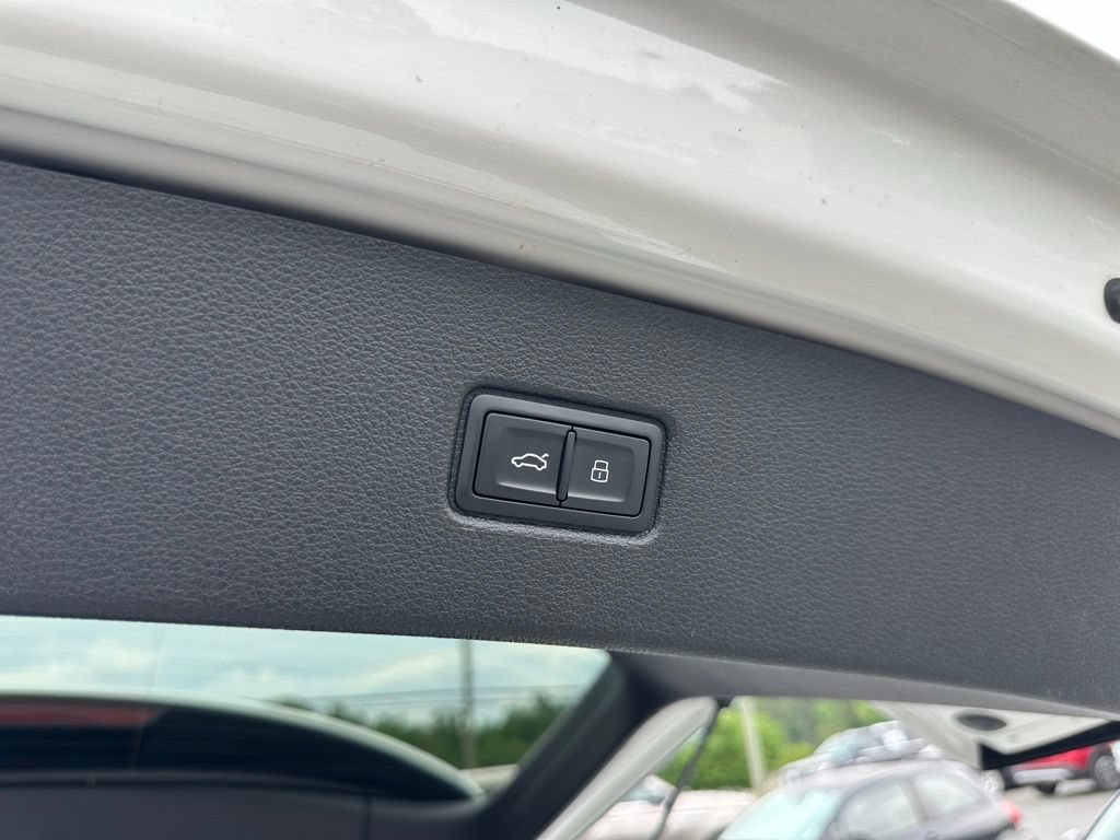 Used 2025 Audi Q7 3.0T Premium Plus AWD/4WD image 42
