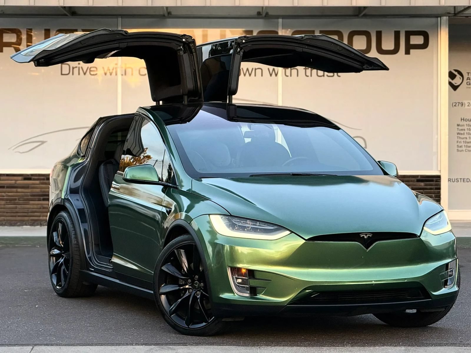 Used 2021 Tesla Model X Long Range AWD/4WD image 3