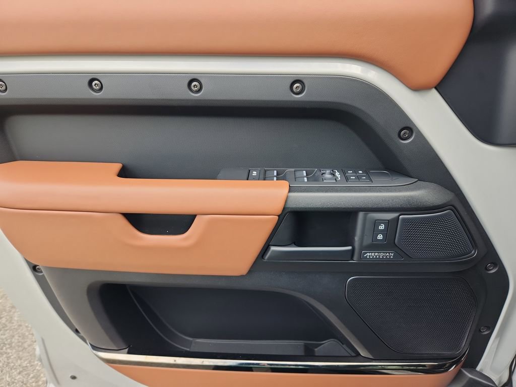 New 2026 Land Rover Defender 110 OCTA image 22
