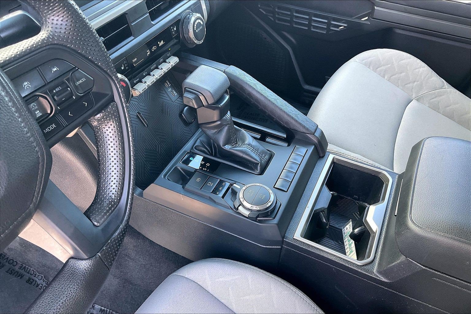 Used 2024 Toyota Tacoma SR5 AWD/4WD image 22