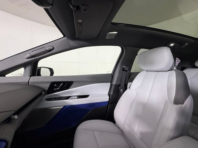 New 2026 Cadillac Optiq Sport 1 w/ LPO, ONYX Package AWD/4WD image 18