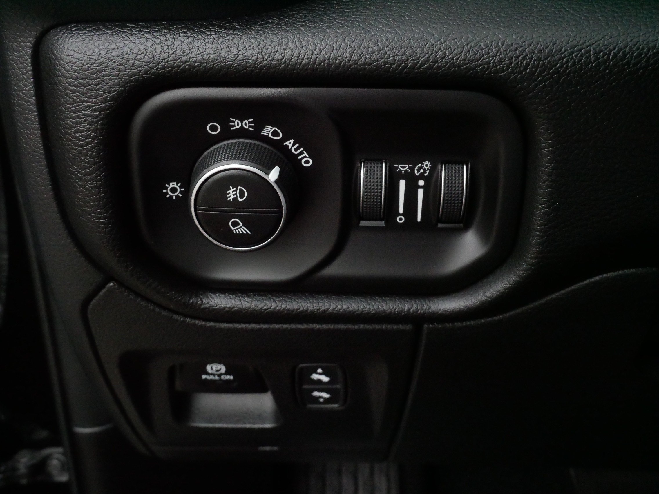 Used 2026 RAM 1500 Laramie w/ Night Edition AWD/4WD image 27