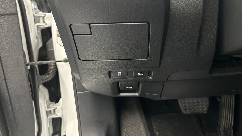 Used 2019 Lexus ES 300h image 27