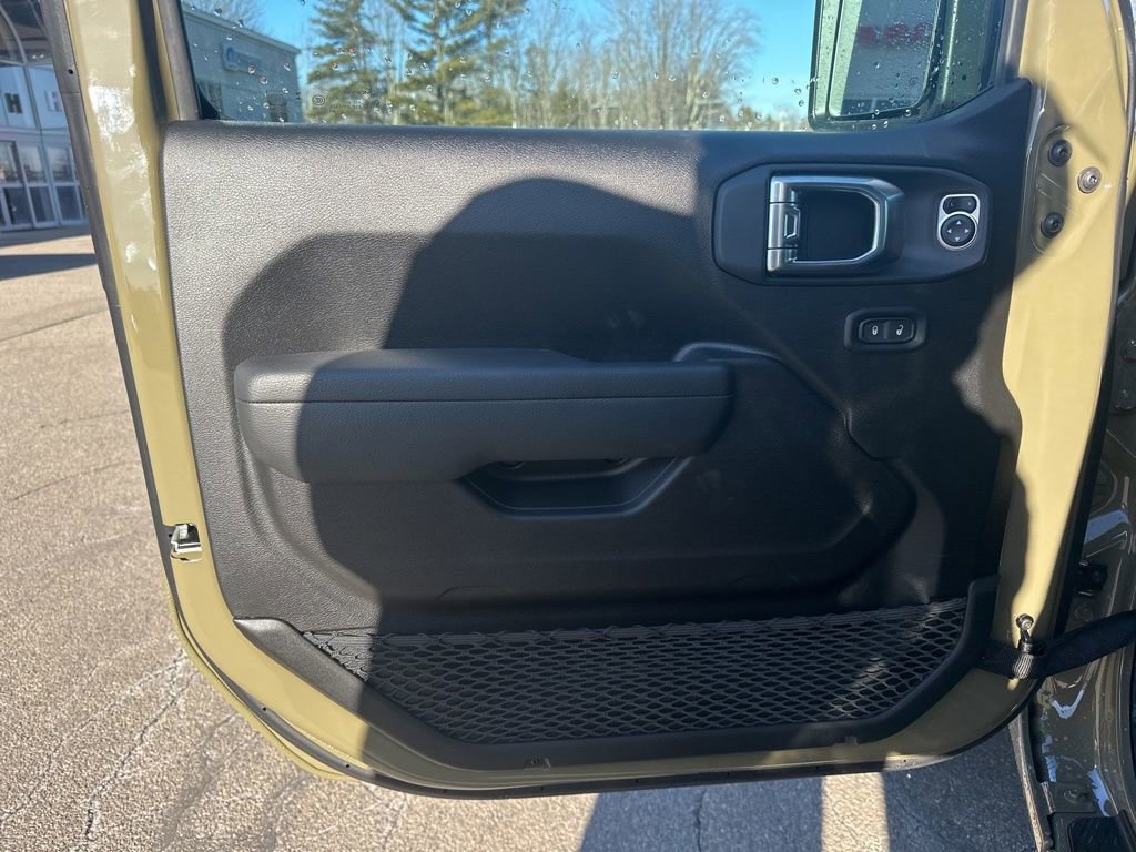 New 2026 Jeep Gladiator Sport AWD/4WD image 11