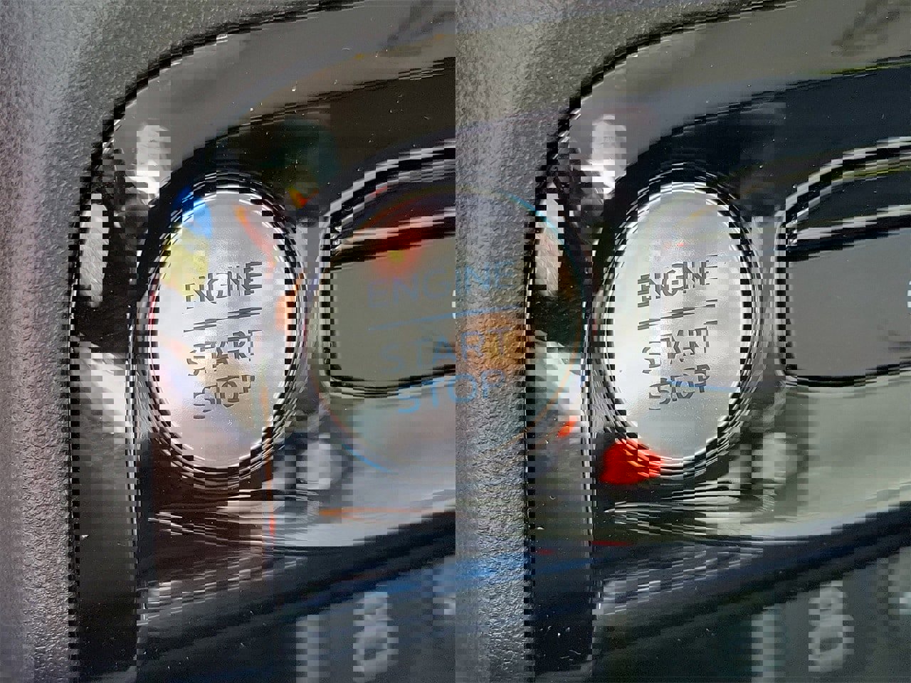 Used 2025 Ford Escape Base w/ Class II Trailer Tow Package image 30