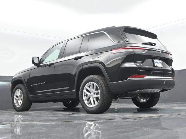 Used 2024 Jeep Grand Cherokee Laredo X AWD/4WD image 43