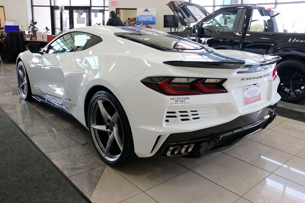 Used 2025 Chevrolet Corvette E-Ray w/ Stealth Interior Trim Package image 7