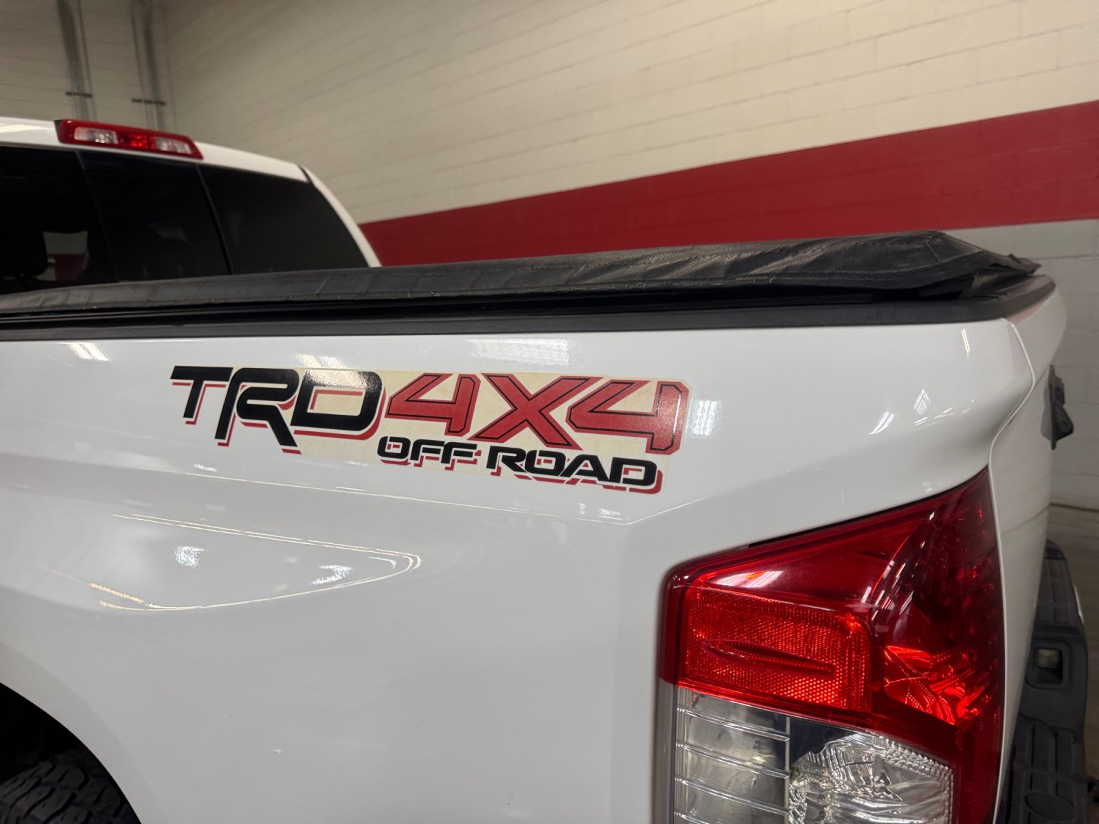 Used 2016 Toyota Tundra SR5 w/ TRD Off Road Package AWD/4WD image 25