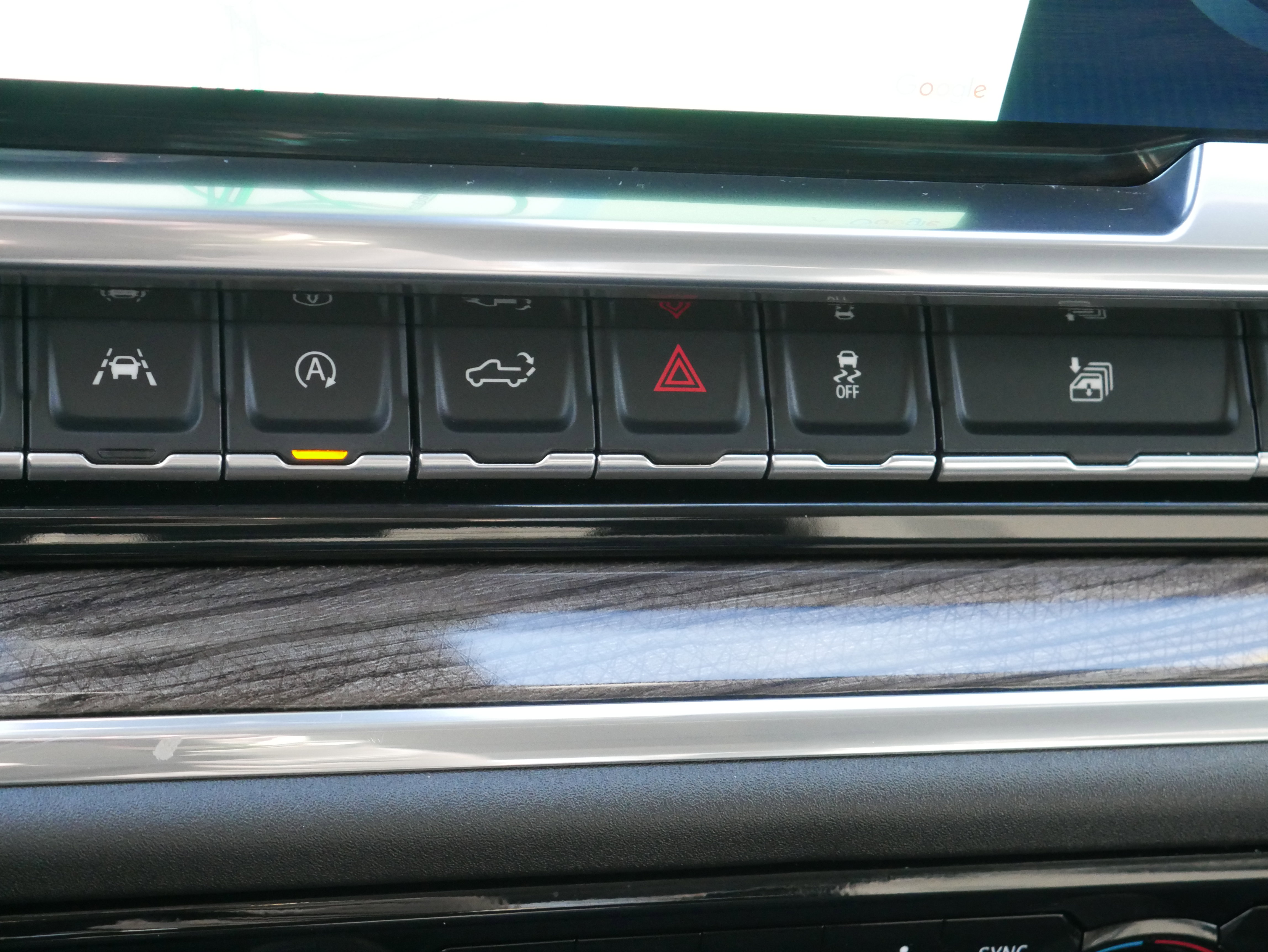 Certified 2025 Chevrolet Silverado 1500 LT AWD/4WD image 19
