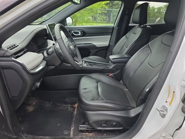 Used 2023 Jeep Compass Limited AWD/4WD image 7
