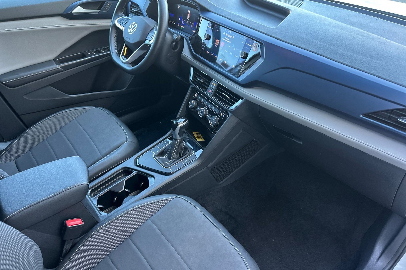 Used 2024 Volkswagen Taos SE image 20